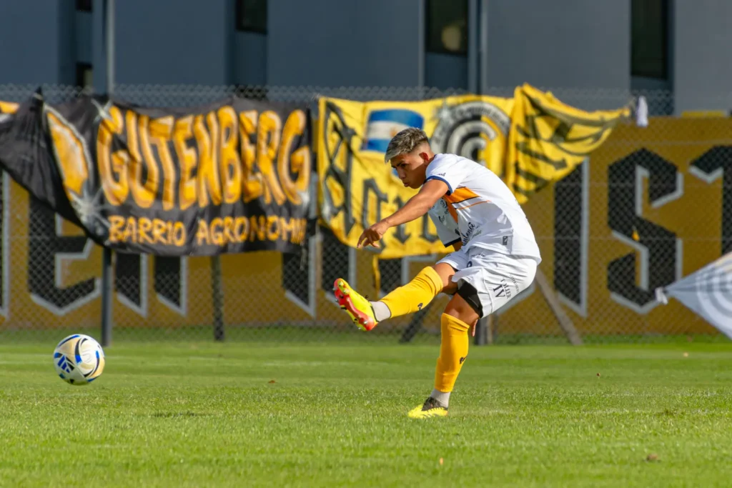 dock sud vs comu at16317