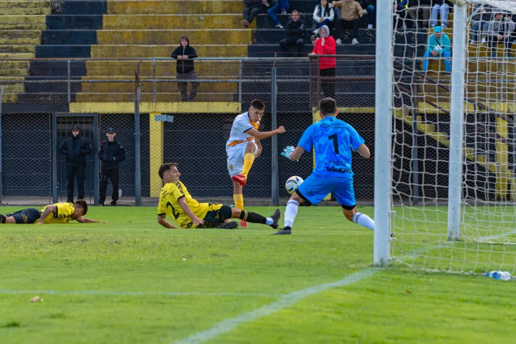 dock sud vs comu at16385