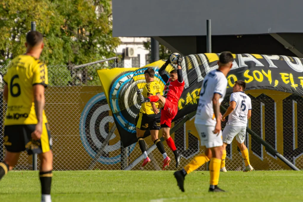 dock sud vs comu at16395