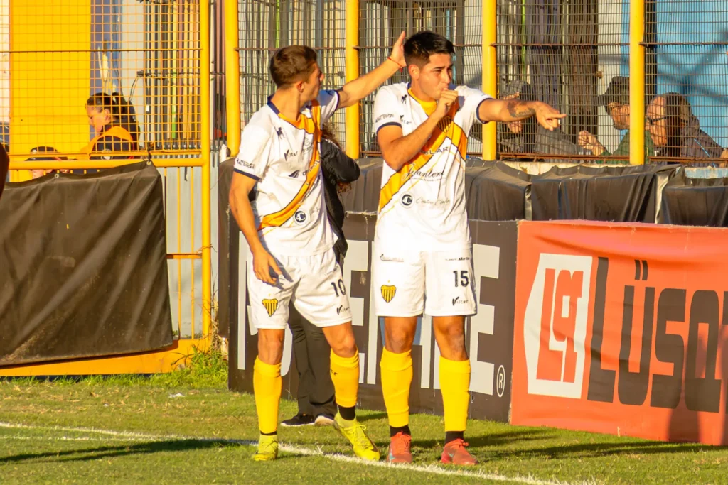 dock sud vs defensores unidos at17210