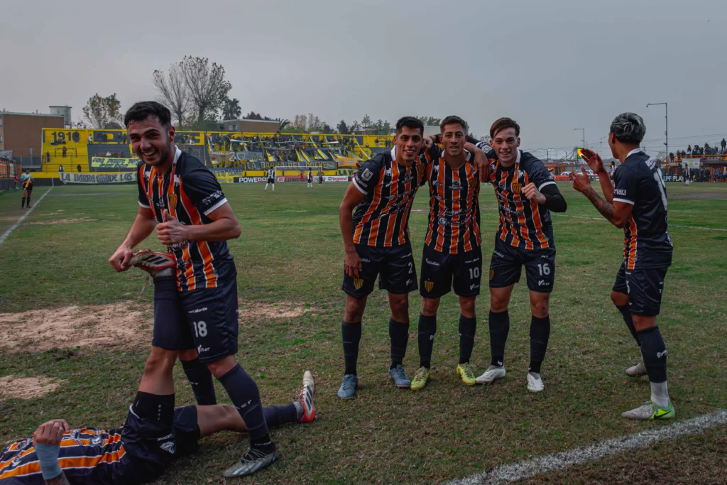 dock sud vs real pilar at19220